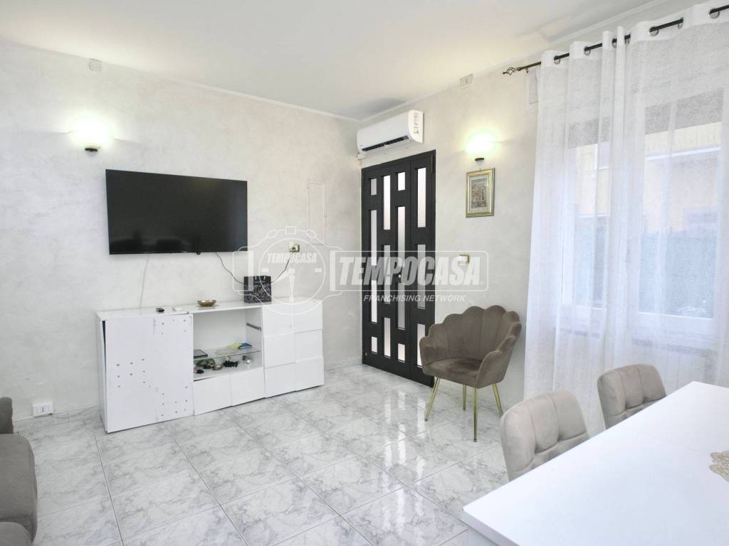 casa indipendente in vendita a Bollate in zona Cassina Nuova