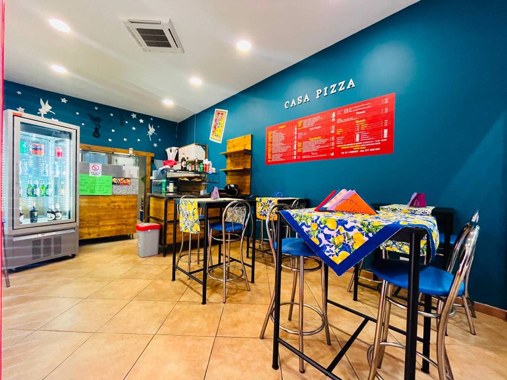 negozio in vendita a Torino in zona Parella