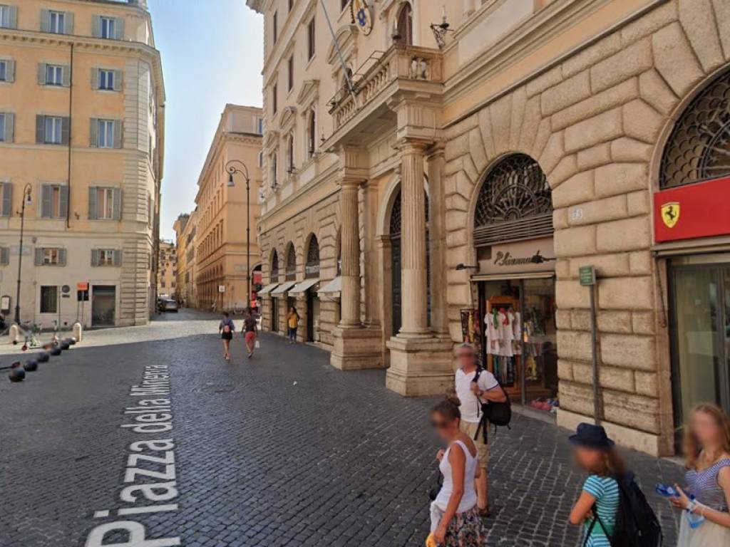 appartamento in vendita a Roma in zona Parione/Sant'Eustachio