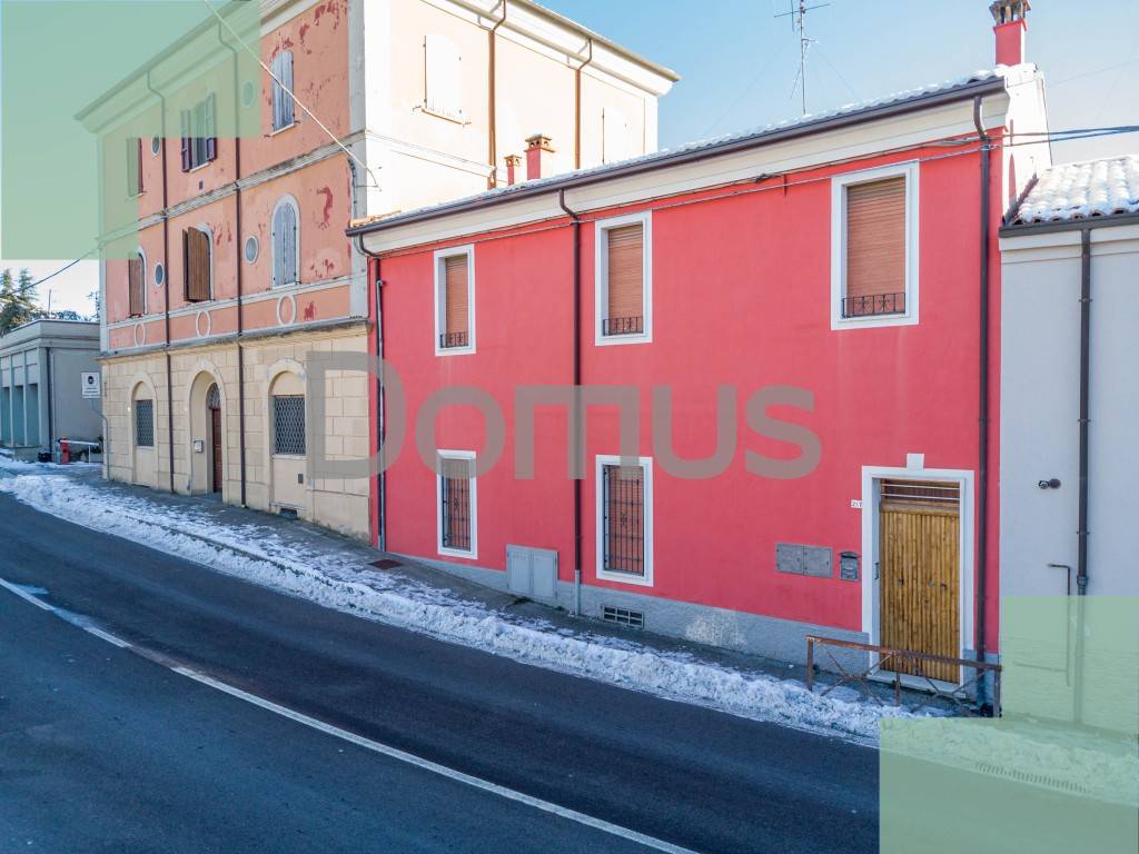 casa indipendente in vendita a Cesena in zona San Carlo