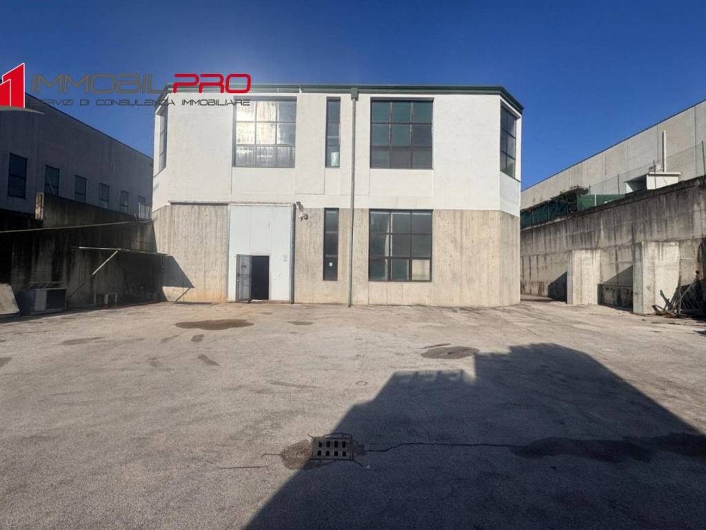 casa semindipendente in vendita a Malo in zona Molina