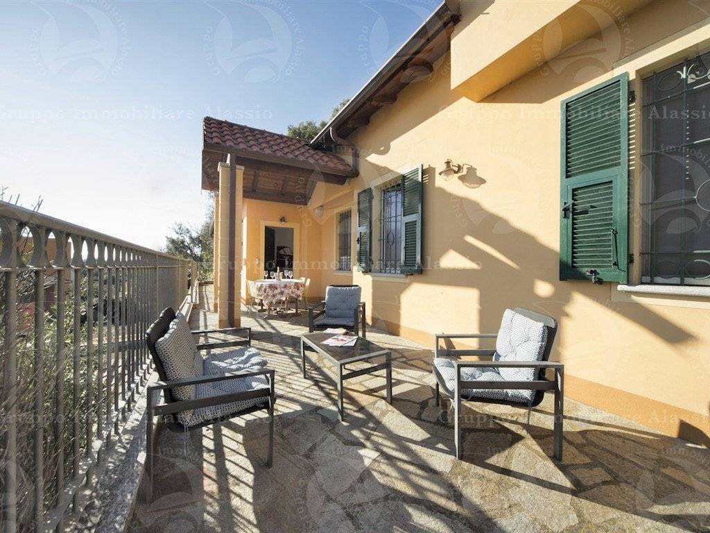 casa indipendente in vendita ad Alassio