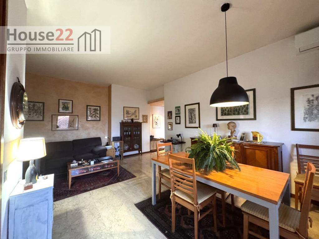 appartamento in vendita a Vicenza in zona Cattane