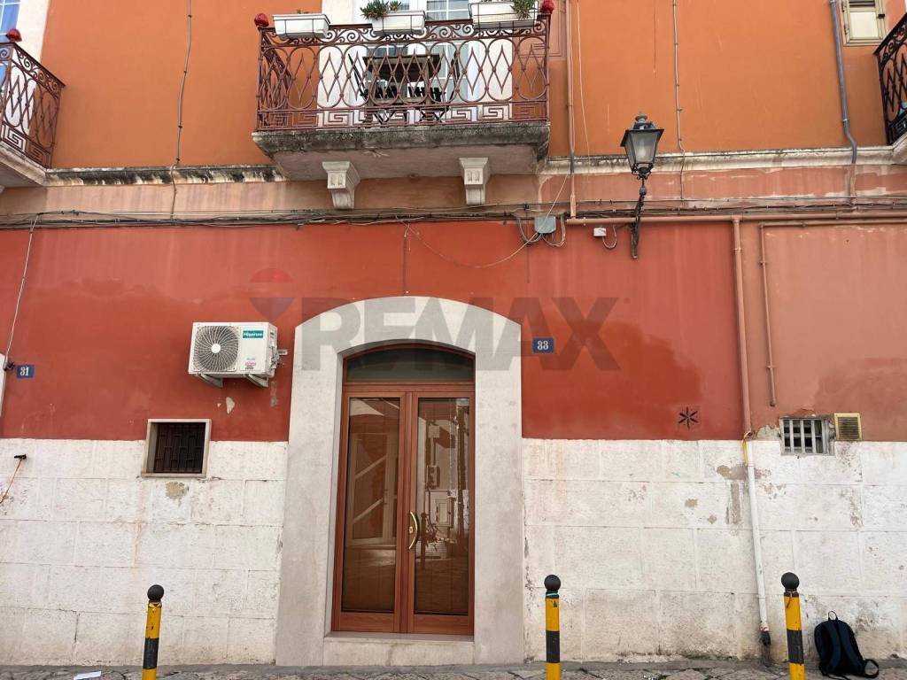 appartamento in vendita a Manfredonia in zona Centro Storico