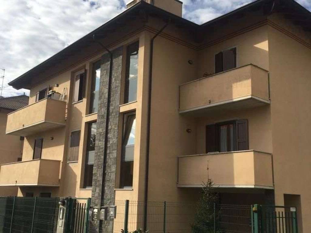appartamento in vendita a Vigevano in zona Piccolini