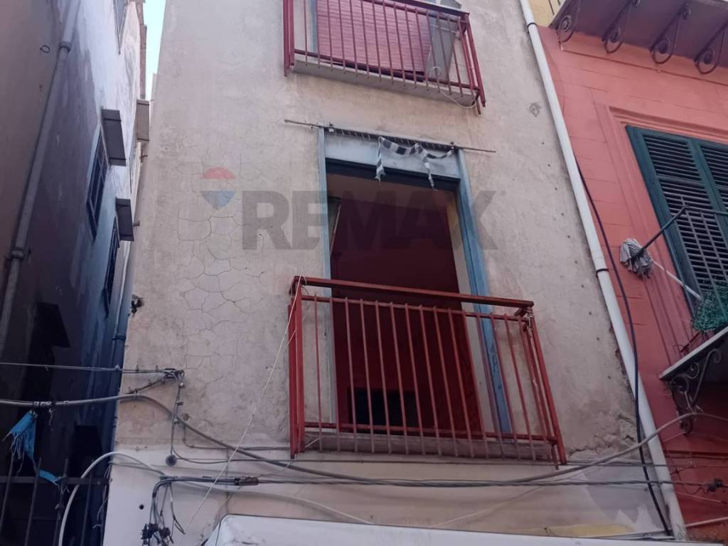 casa indipendente in vendita a Palermo in zona Centro storico