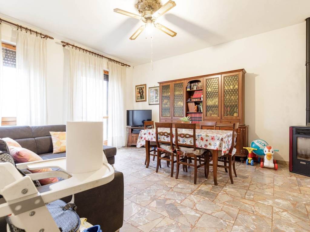 appartamento in vendita a Campi Bisenzio in zona Capalle