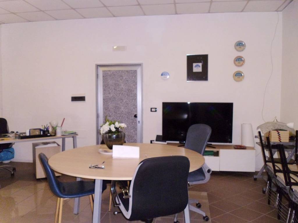 ufficio in affitto a Casoria