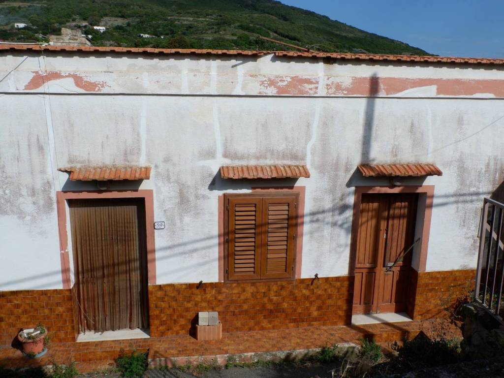 appartamento in vendita a Pantelleria in zona Scauri