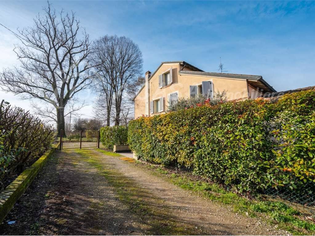 appartamento in vendita a Sissa Trecasali in zona Casalfoschino