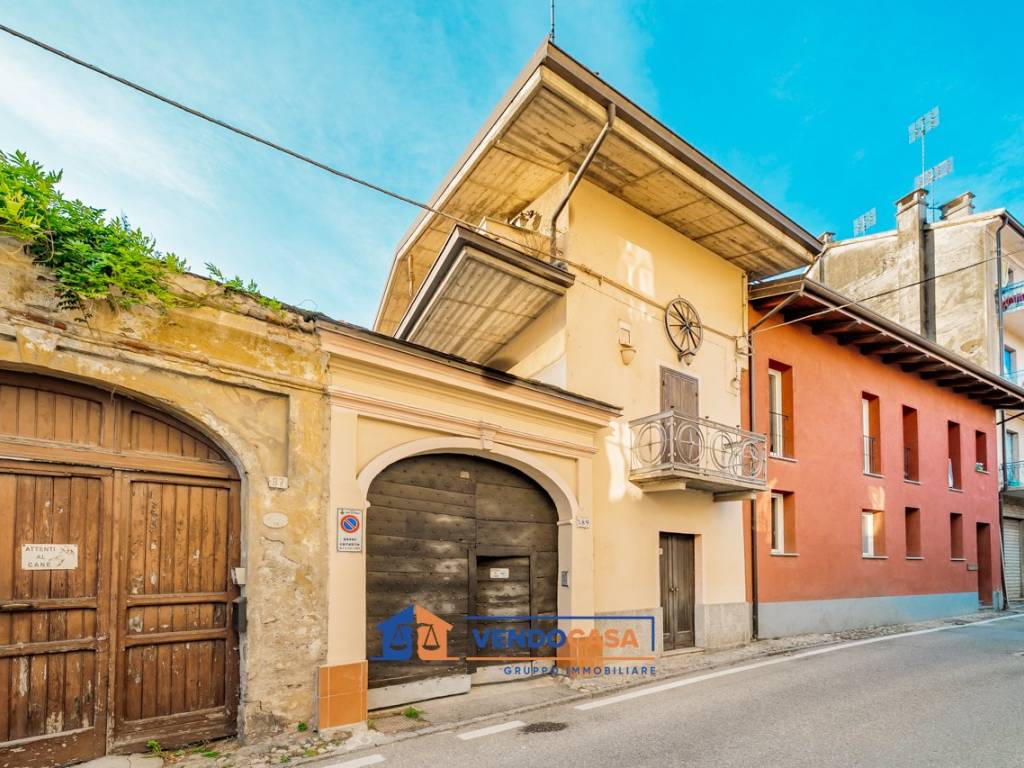 casa indipendente in vendita a Borgo San Dalmazzo