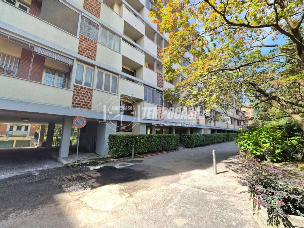 appartamento in vendita a Milano in zona Forlanini