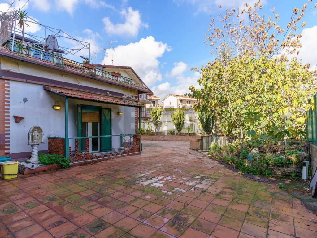 casa indipendente in vendita a Gravina di Catania