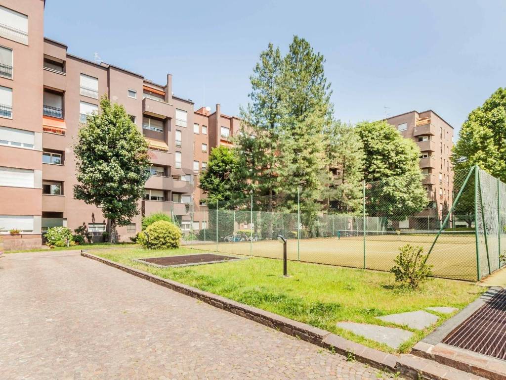 appartamento in vendita a Gallarate in zona Cascinetta