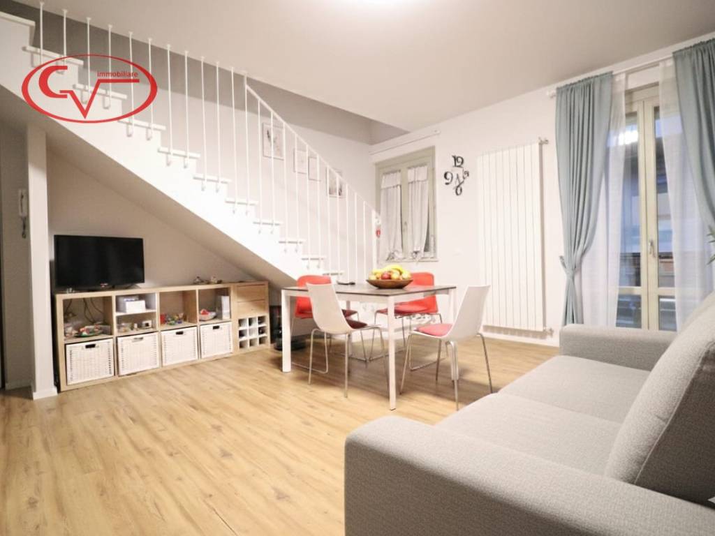 casa indipendente in vendita a Montevarchi