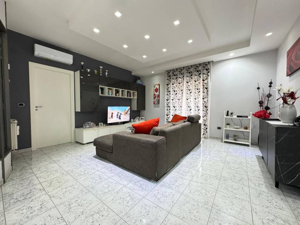 appartamento in vendita a Giugliano in Campania in zona Varcaturo