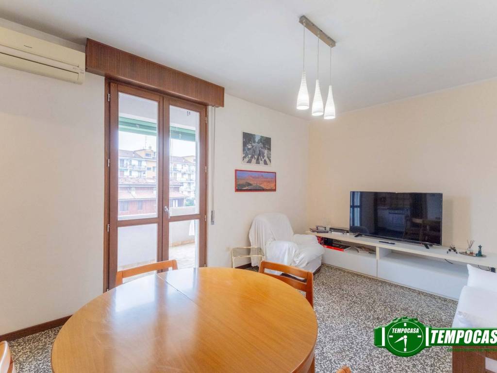 appartamento in vendita a Milano in zona Forze Armate