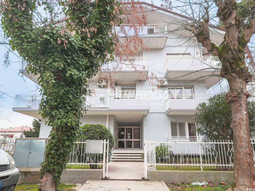 appartamento in vendita a Riccione in zona Alba