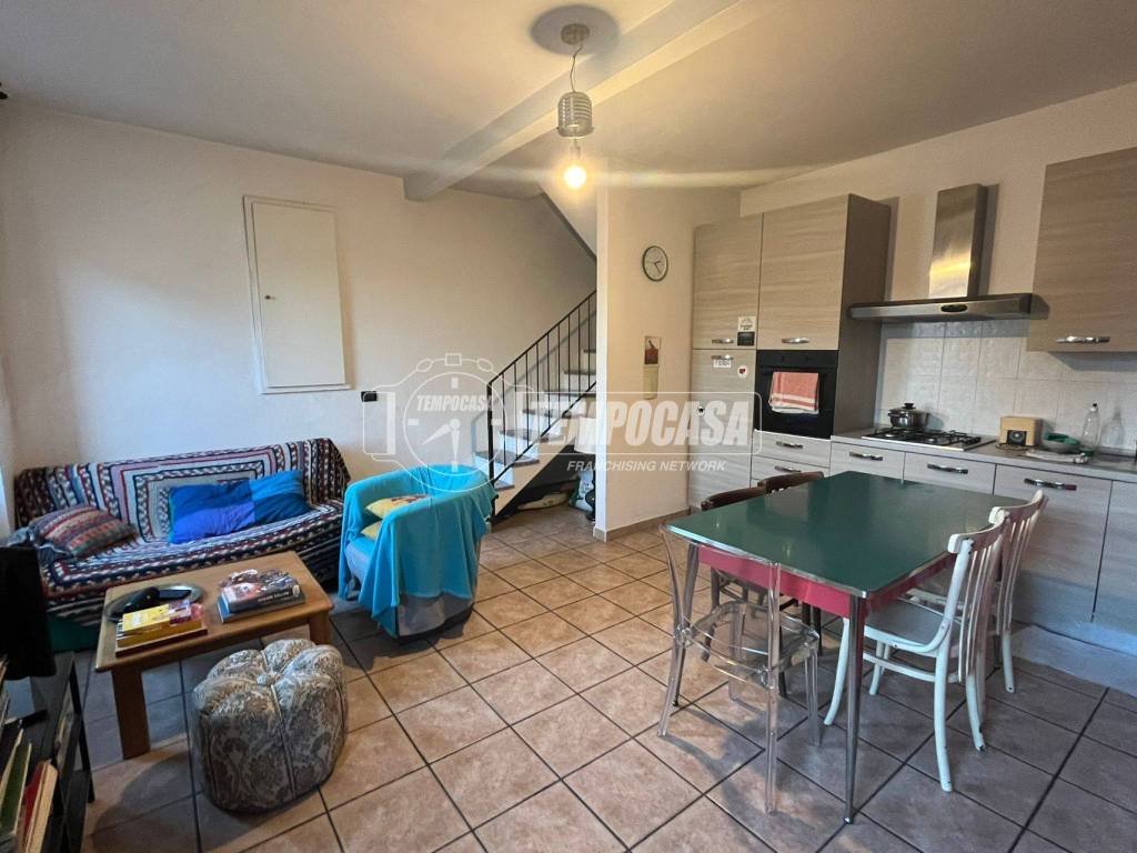 appartamento in vendita ad Olgiate Comasco in zona Boscone