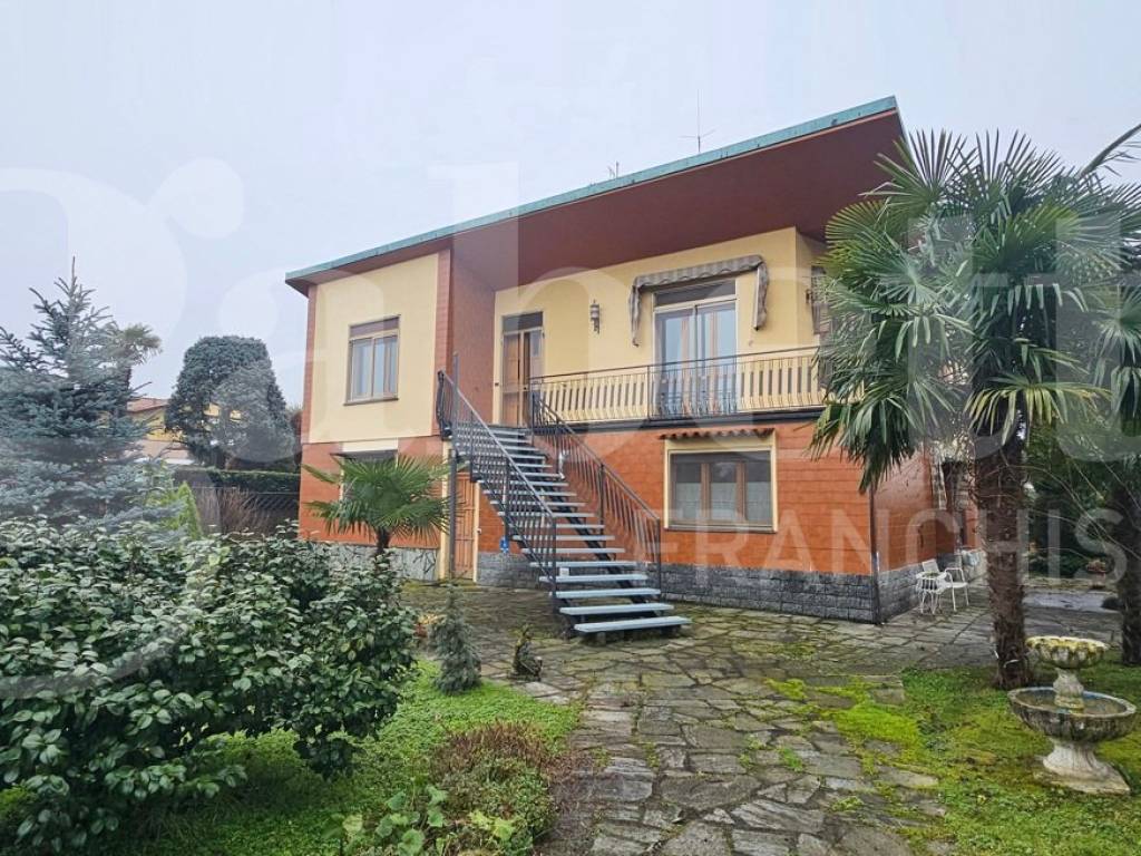 casa indipendente in vendita a Robecchetto con Induno in zona Malvaglio