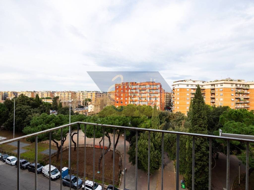 appartamento in vendita a Roma in zona Tuscolano