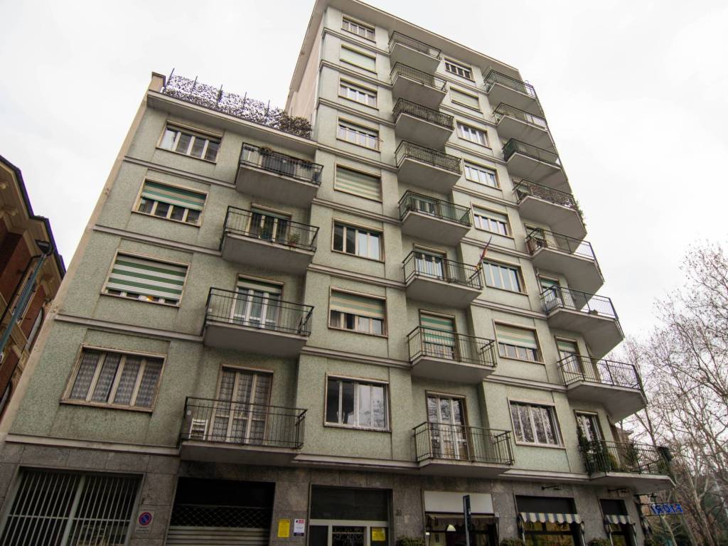 appartamento in vendita a Torino in zona Cit Turin