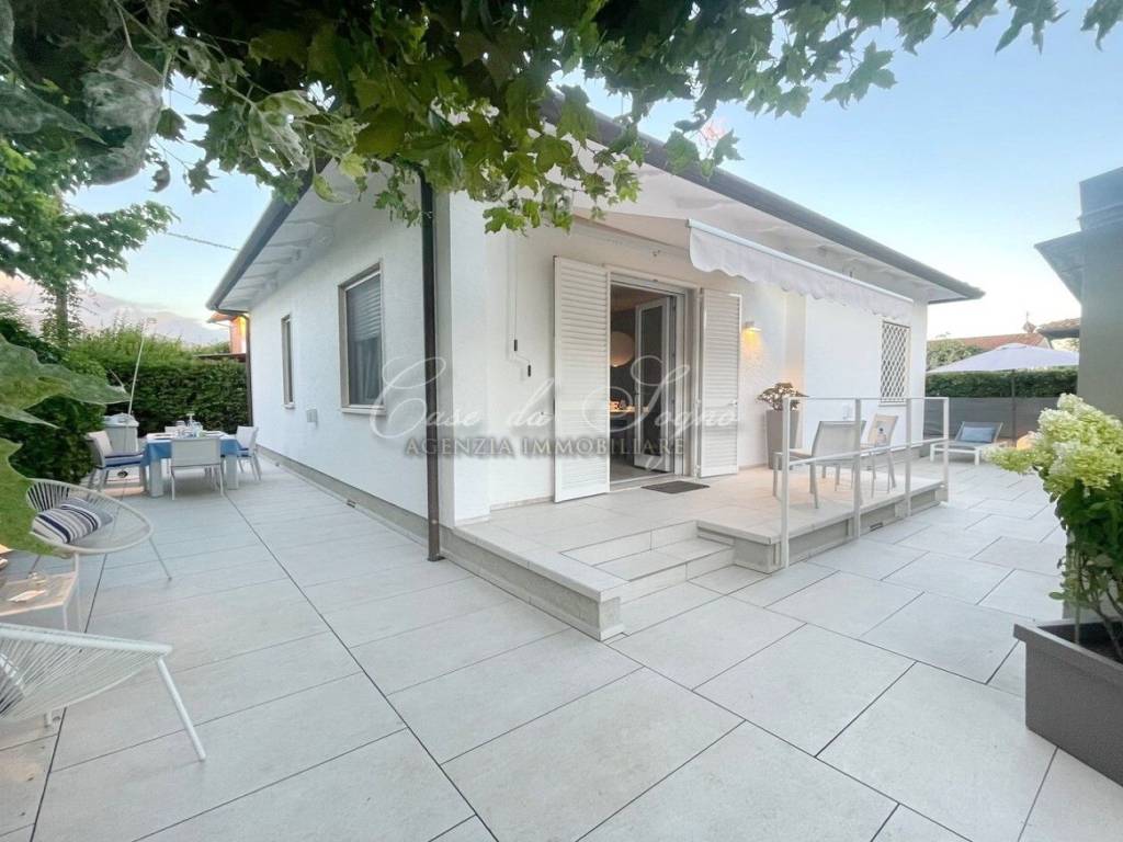 casa indipendente in vendita a Forte dei Marmi