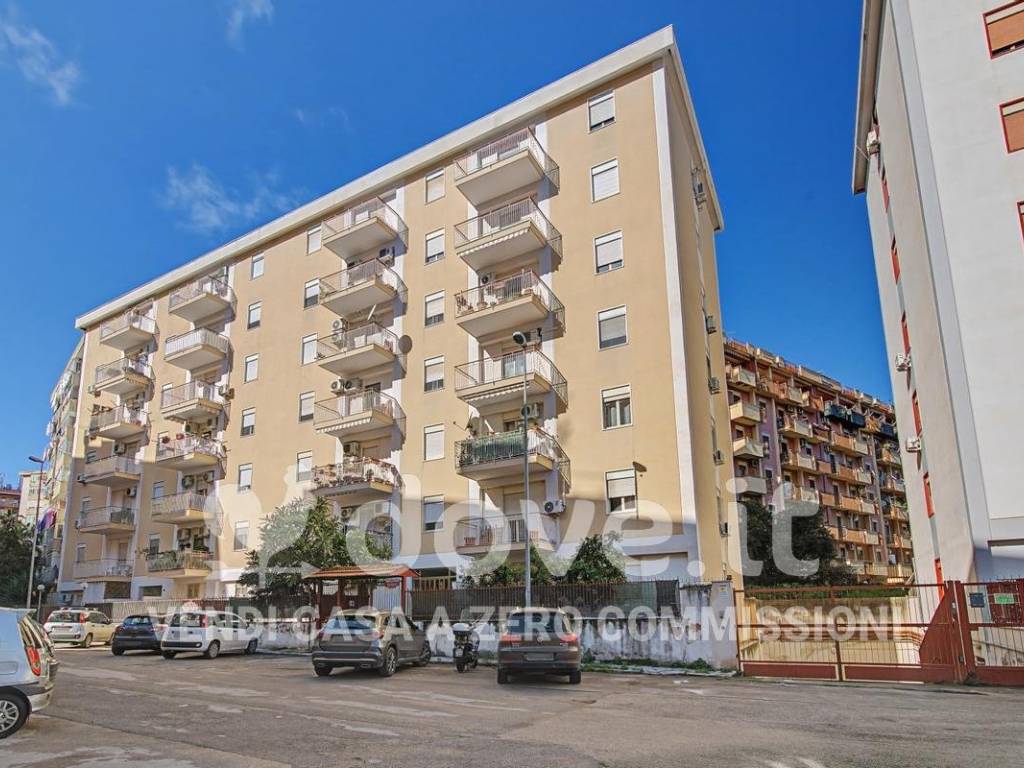 appartamento in vendita a Palermo in zona Montegrappa / Santa Rosalia