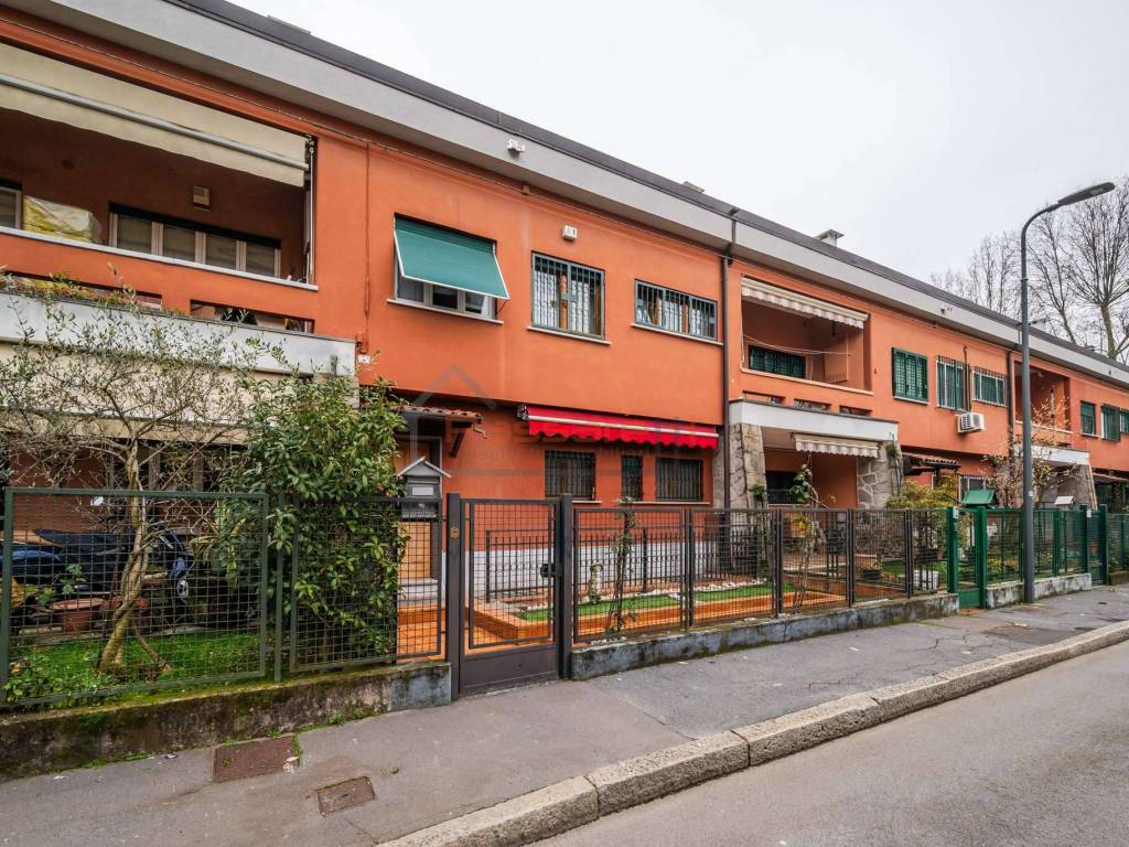 casa indipendente in vendita a Milano in zona QT8
