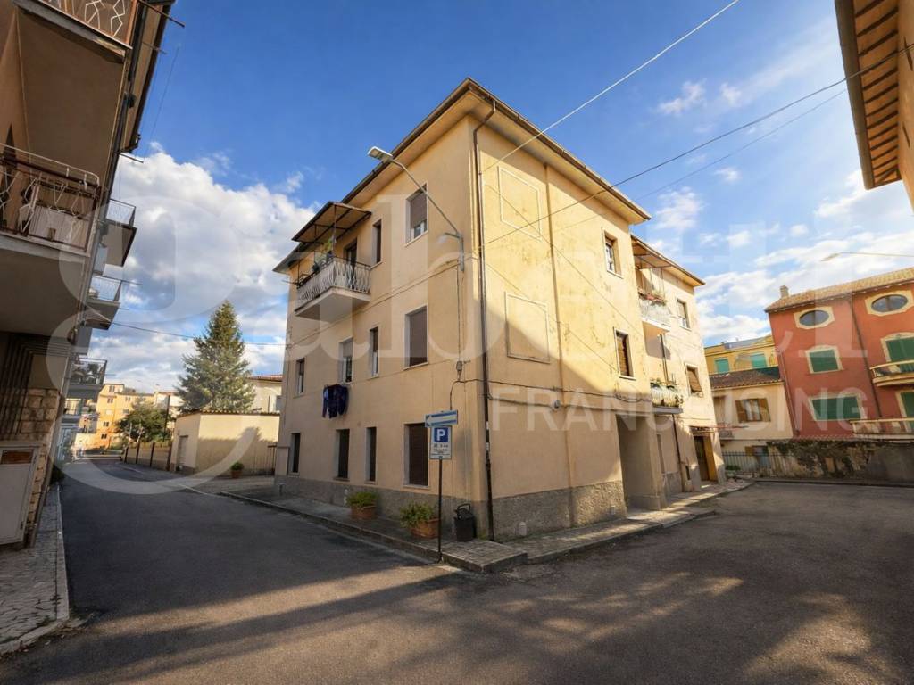 appartamento in vendita ad Orte in zona Orte Scalo