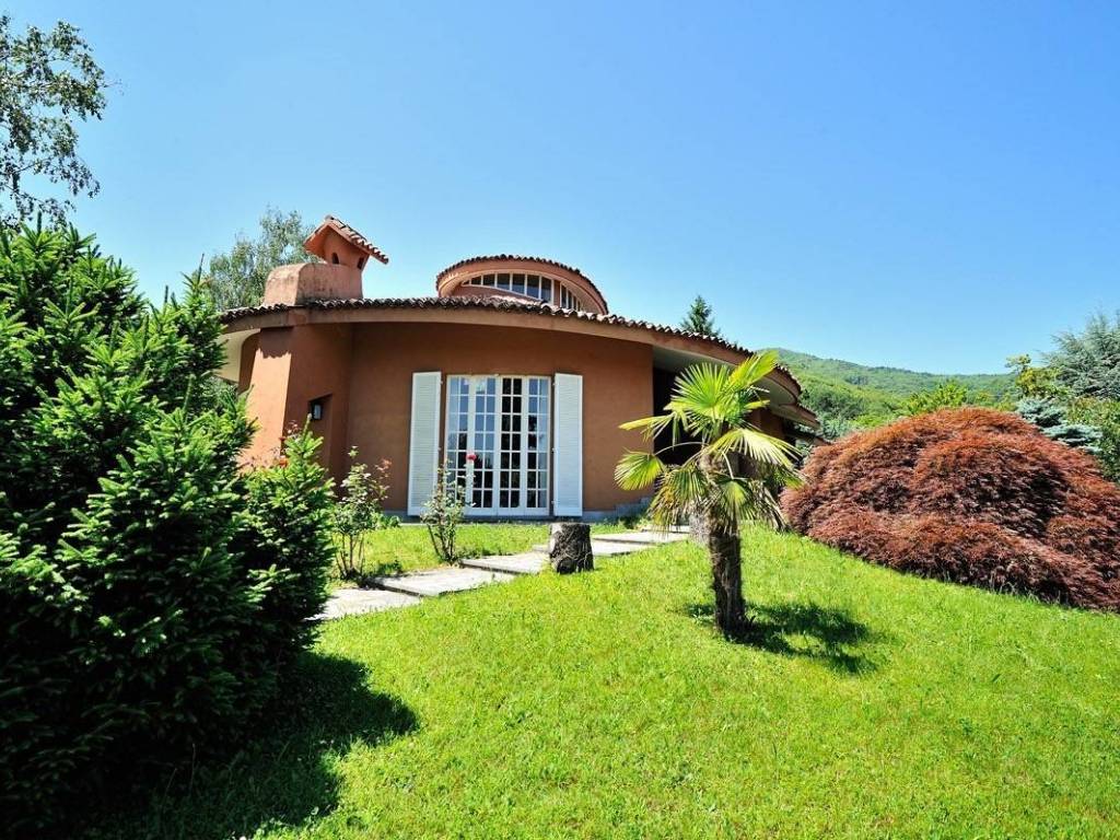 casa indipendente in vendita a San Pietro Val Lemina