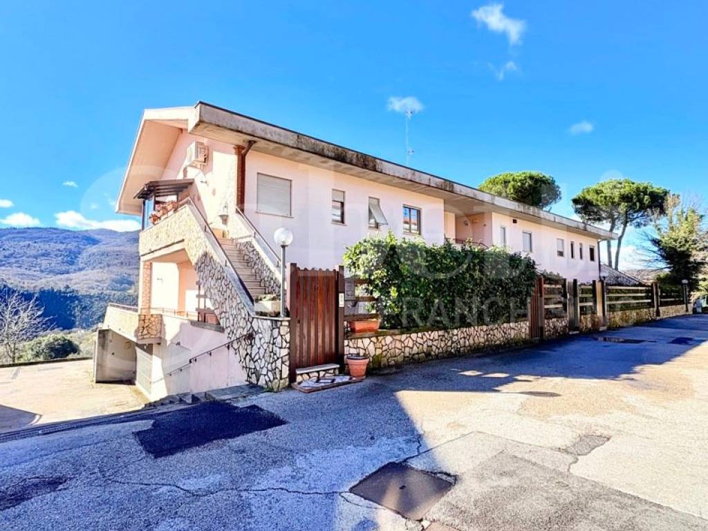 casa indipendente in vendita a Segni