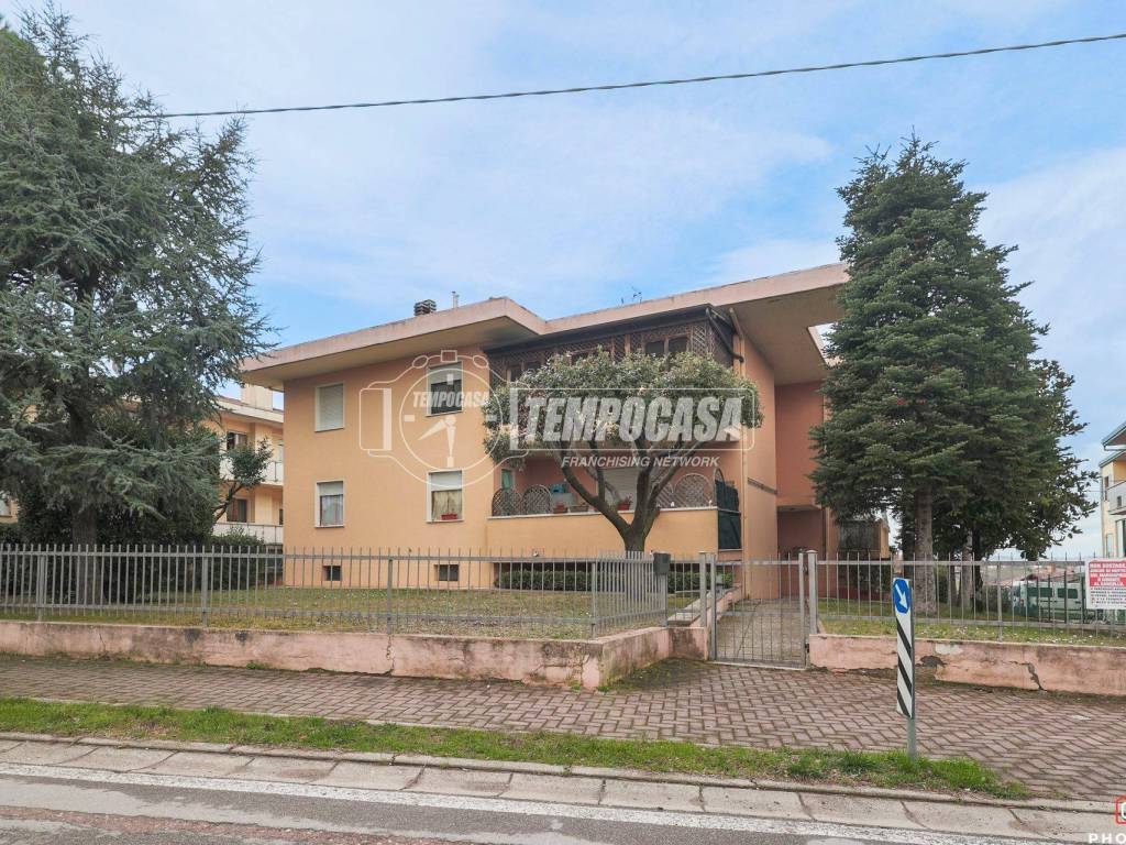 appartamento in vendita a Coriano in zona Sant'Andrea in Besanigo