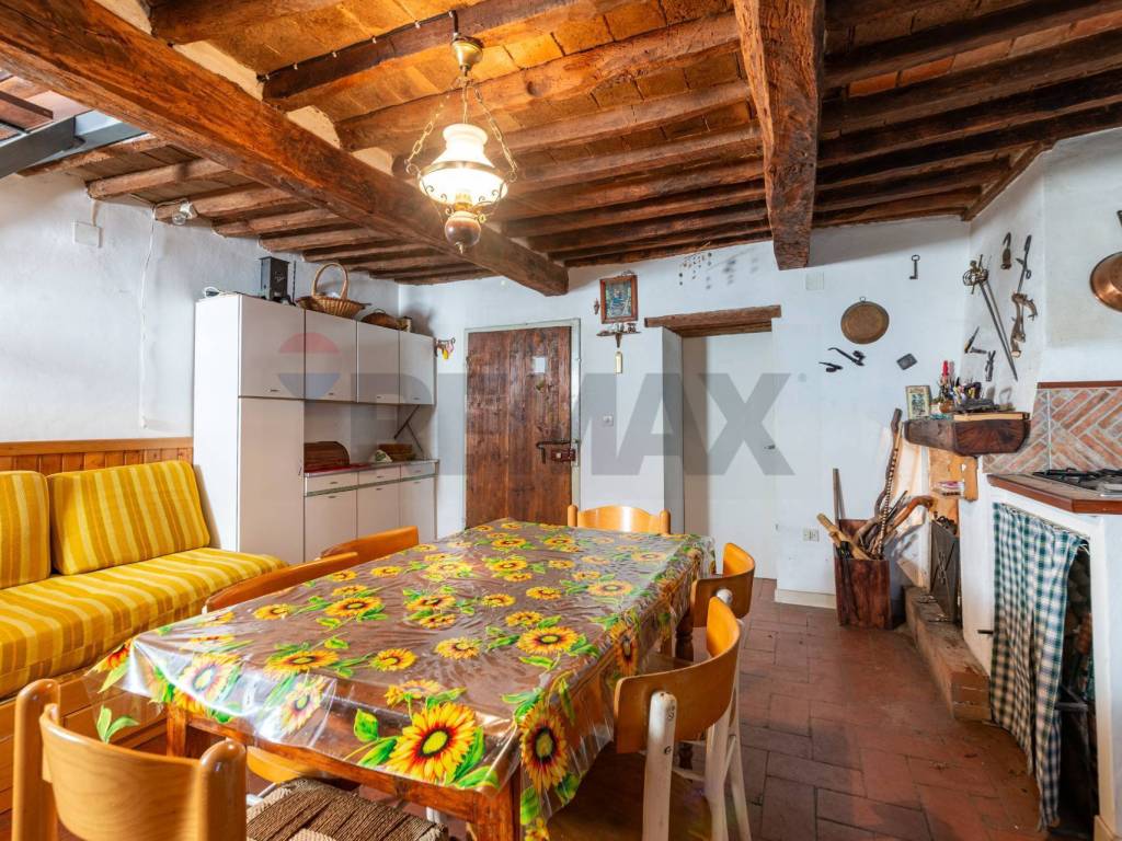 appartamento in vendita a Bucine in zona Badia Agnano