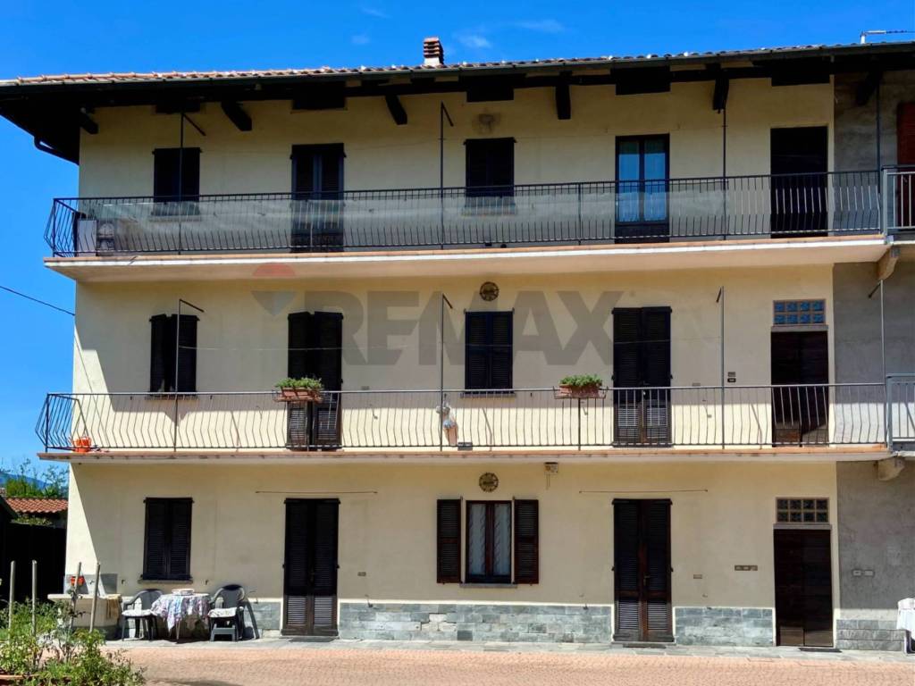 casa indipendente in vendita a Castelletto sopra Ticino