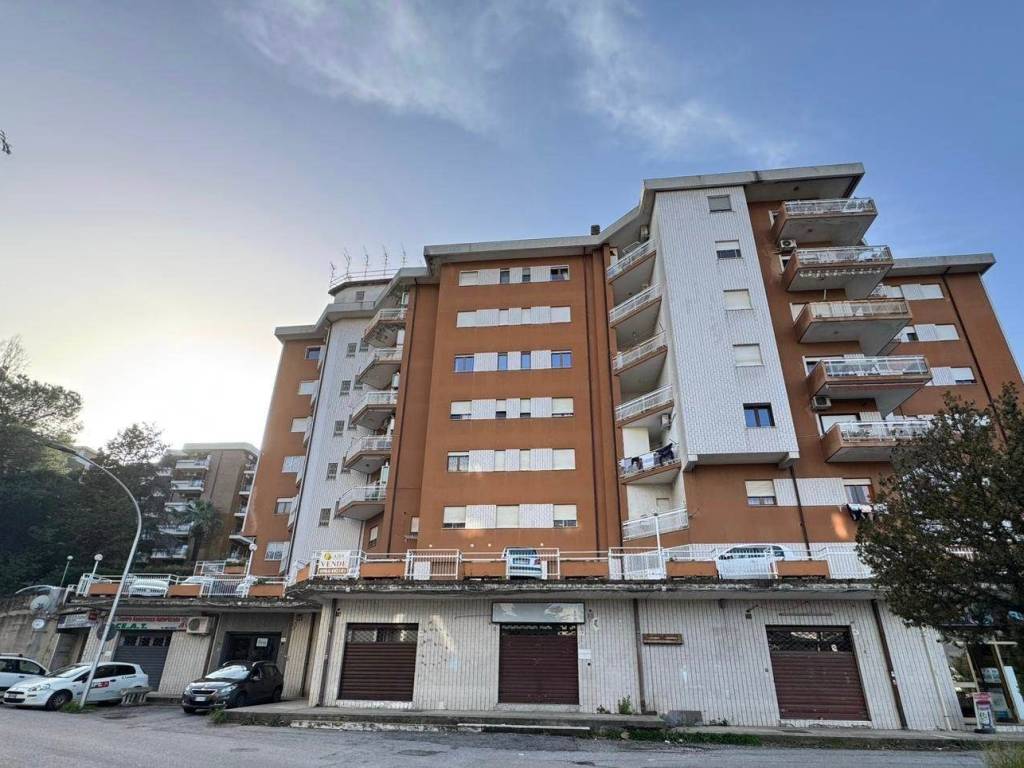 appartamento in vendita a Cosenza in zona Città 2000