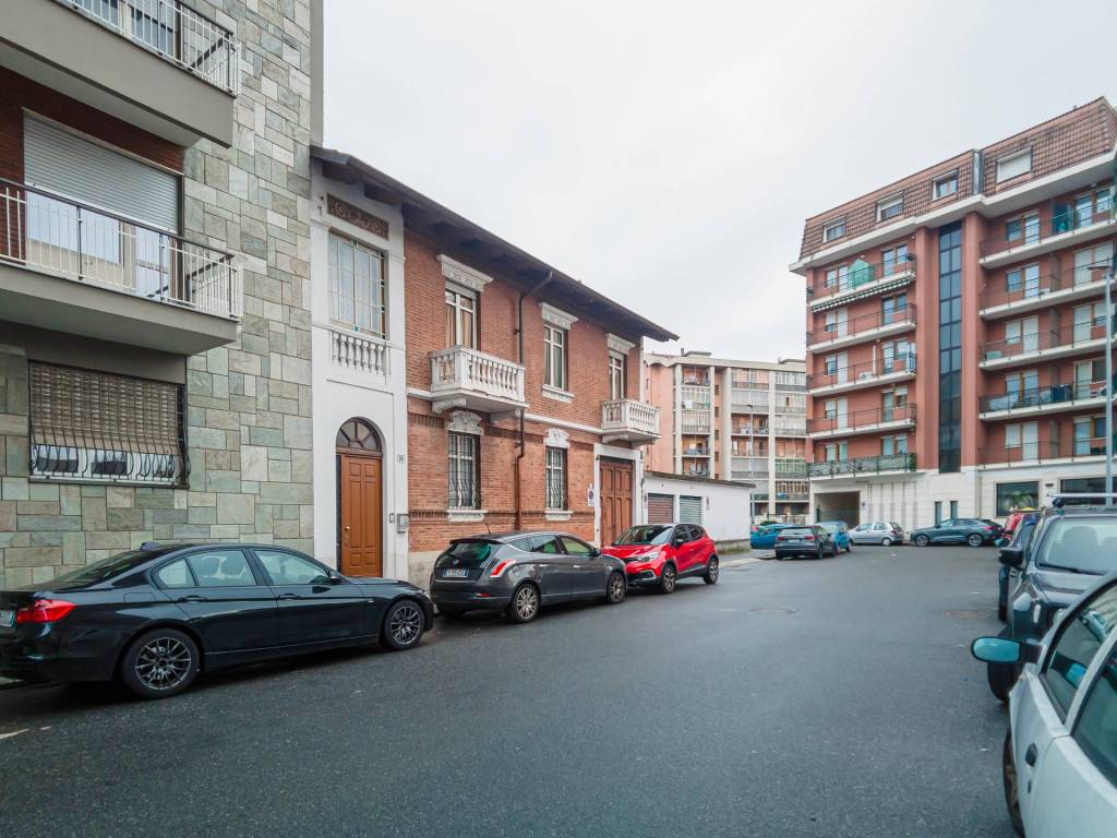 casa indipendente in vendita a Torino in zona Madonna di Campagna