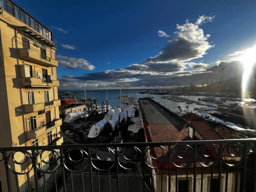 appartamento in vendita a Salerno in zona Porto