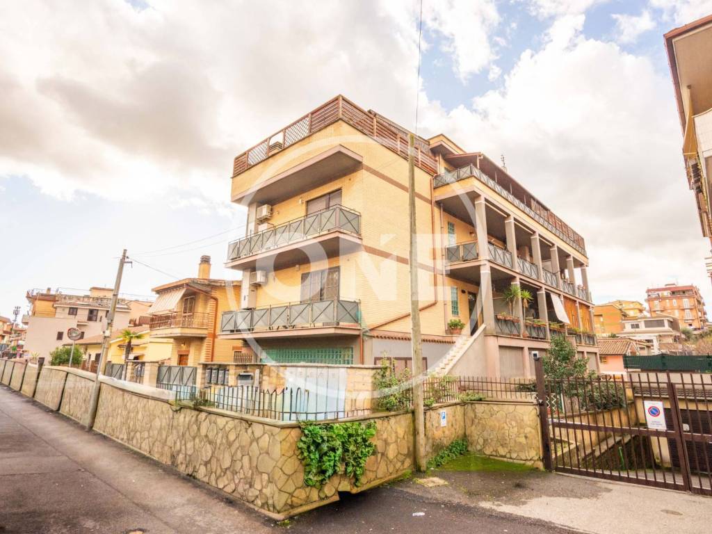 appartamento in vendita a Roma in zona Gianicolense