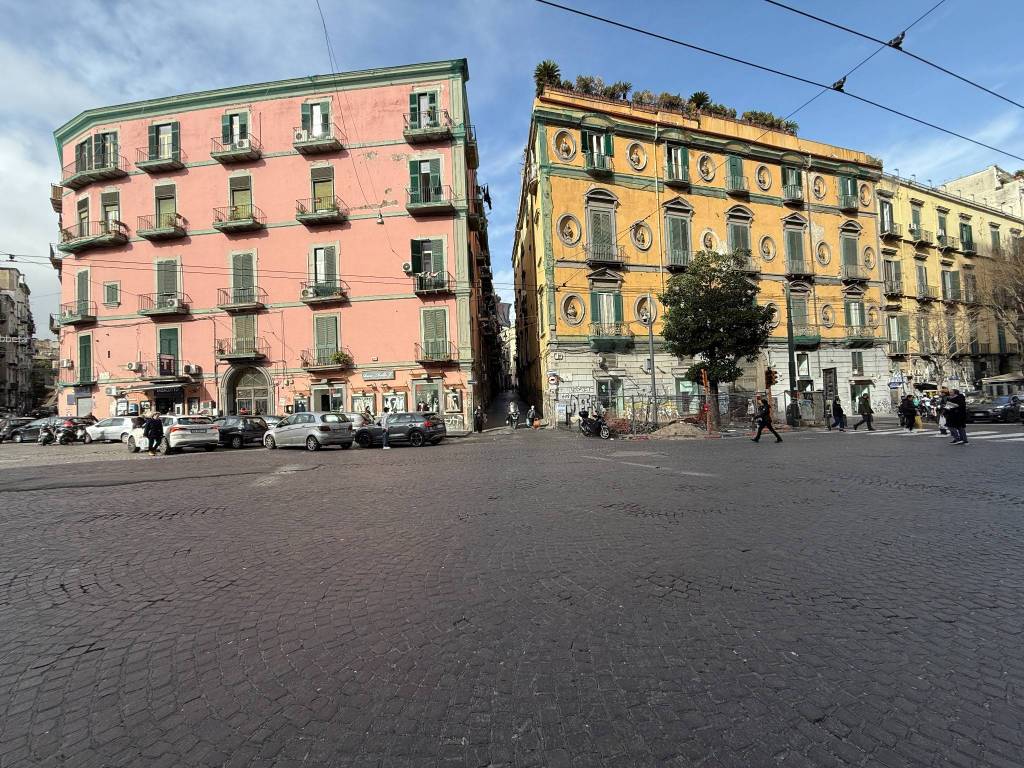 appartamento in vendita a Napoli in zona Stella