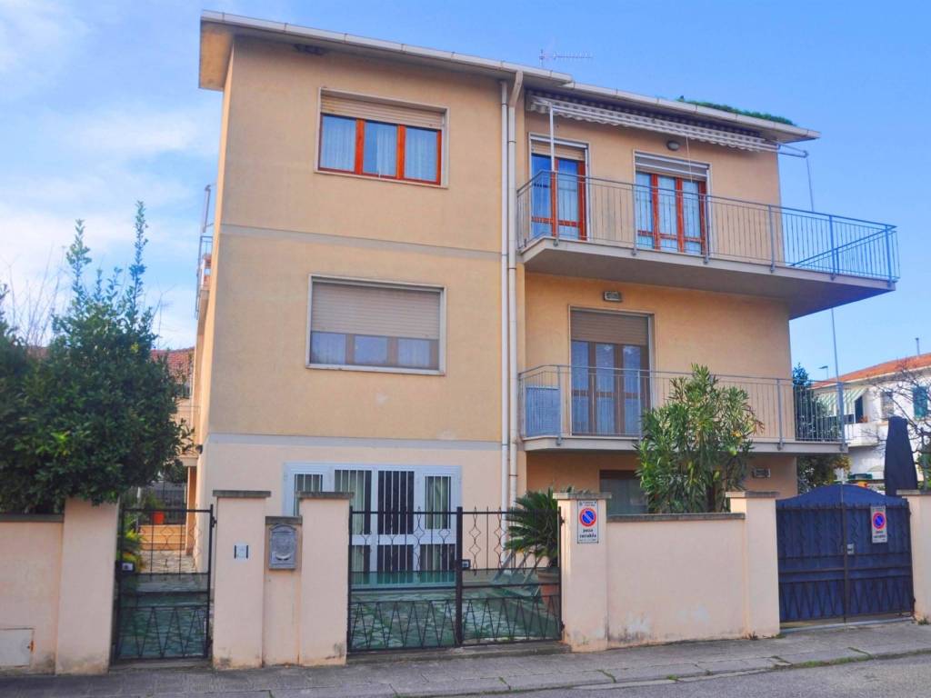 appartamento in vendita a Cecina