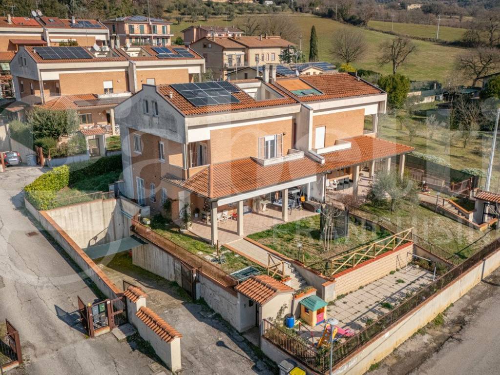 casa indipendente in vendita a Perugia in zona Cenerente