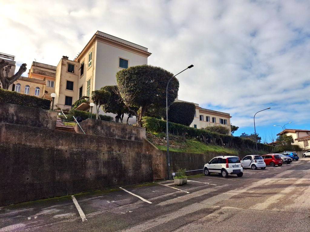 appartamento in vendita a Livorno in zona Montenero