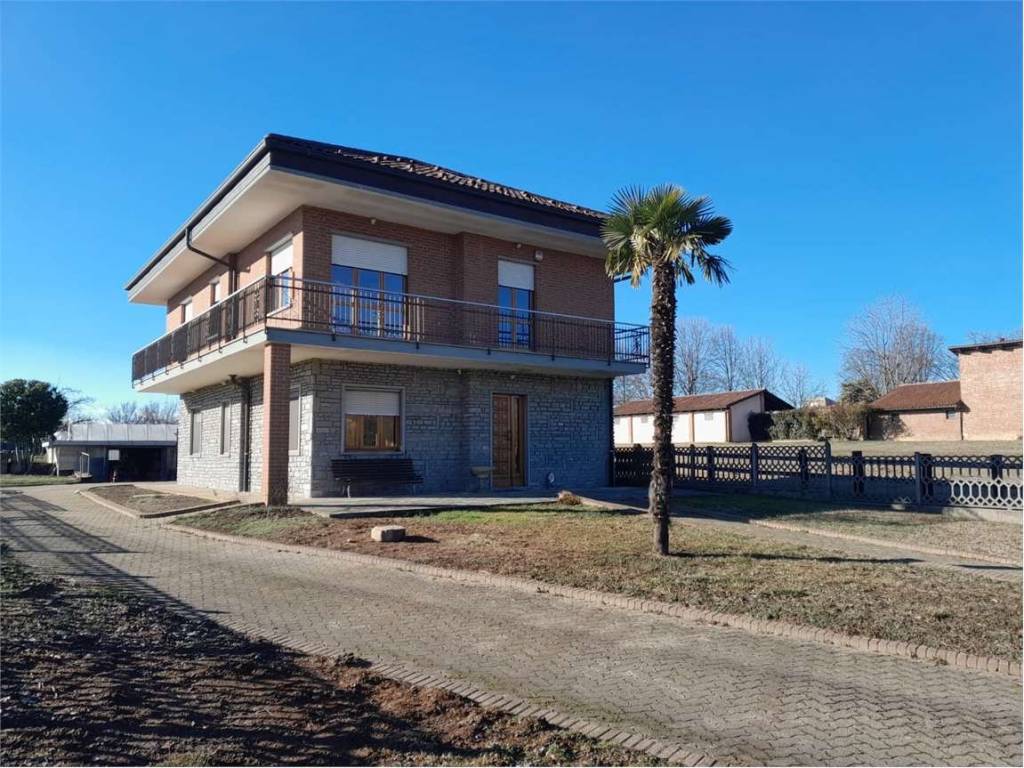 casa indipendente in vendita a Cambiano