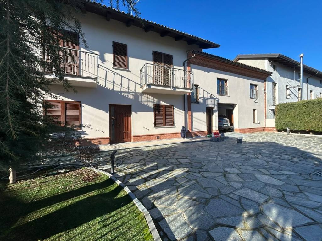 casa indipendente in vendita ad Asti in zona Palucco