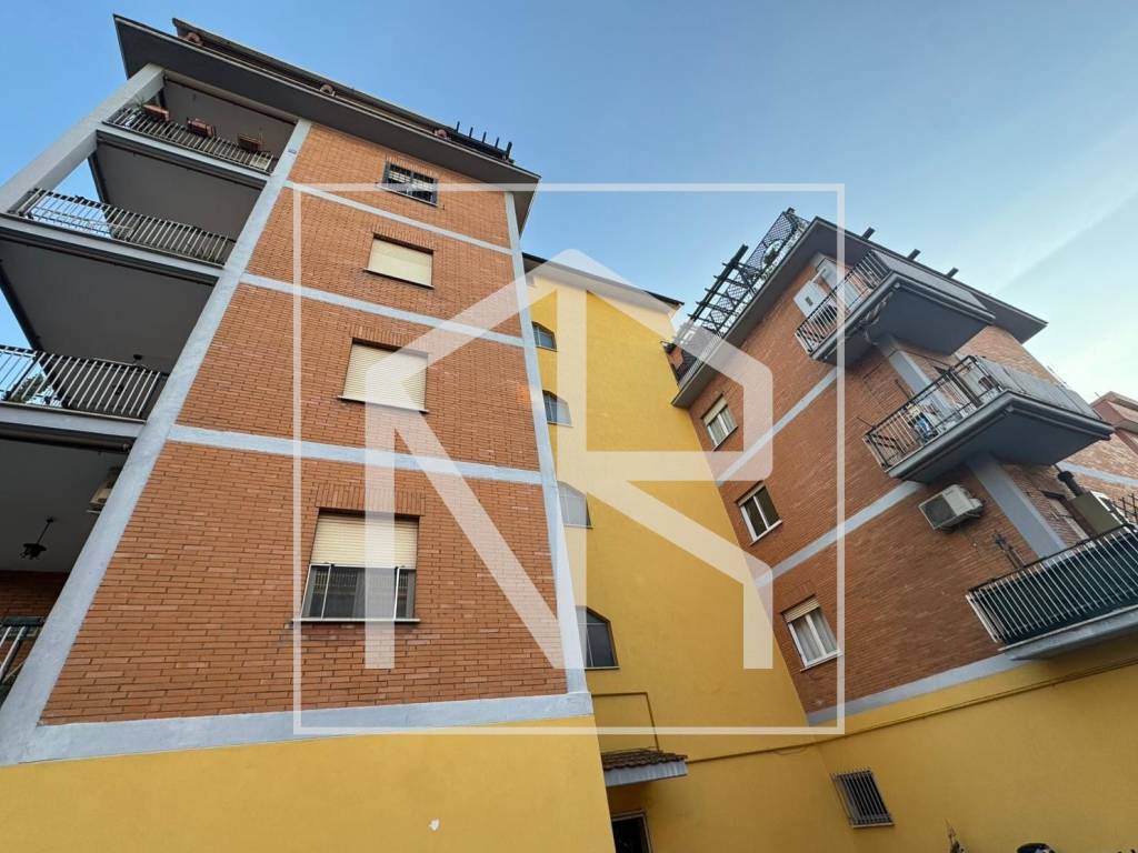 appartamento in vendita a Roma in zona Torre Maura
