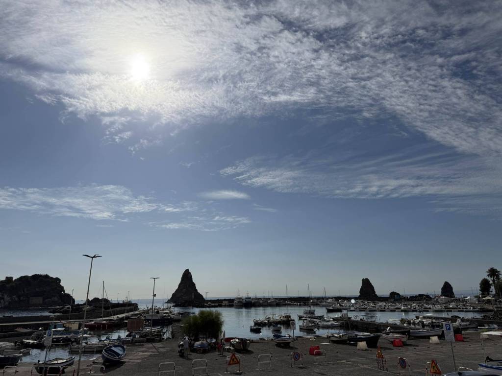 negozio in vendita ad Aci Castello