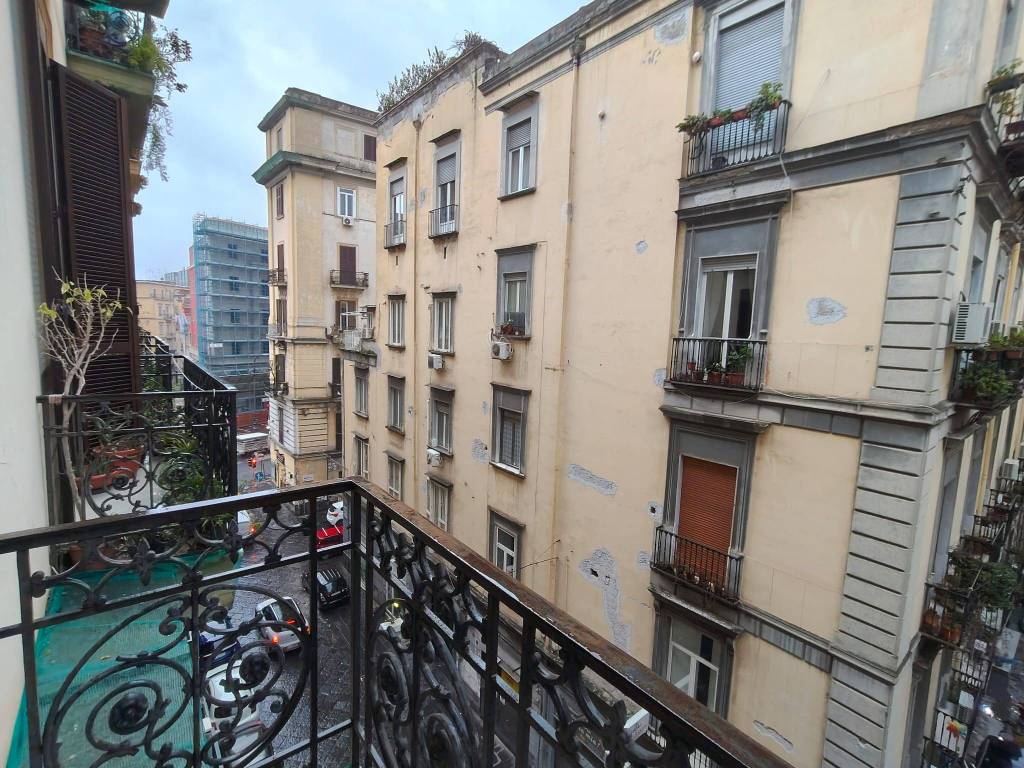appartamento in affitto a Napoli in zona Stella
