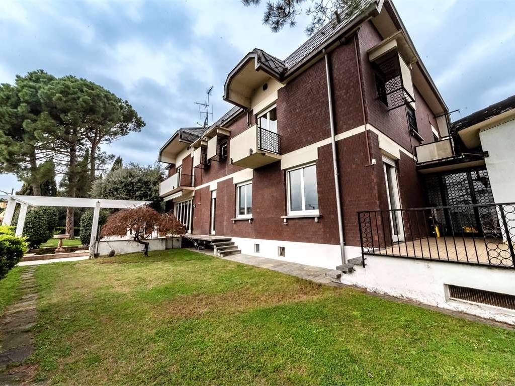 casa indipendente in vendita ad Inverigo