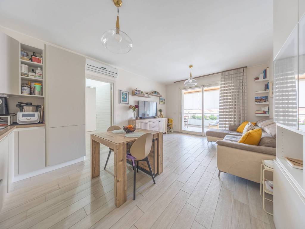 appartamento in vendita a Roma in zona Giuliano Dalmata